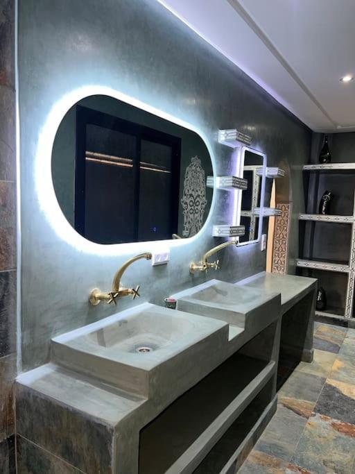 Appartement Bien Situe A Gueliz 마라케시 외부 사진